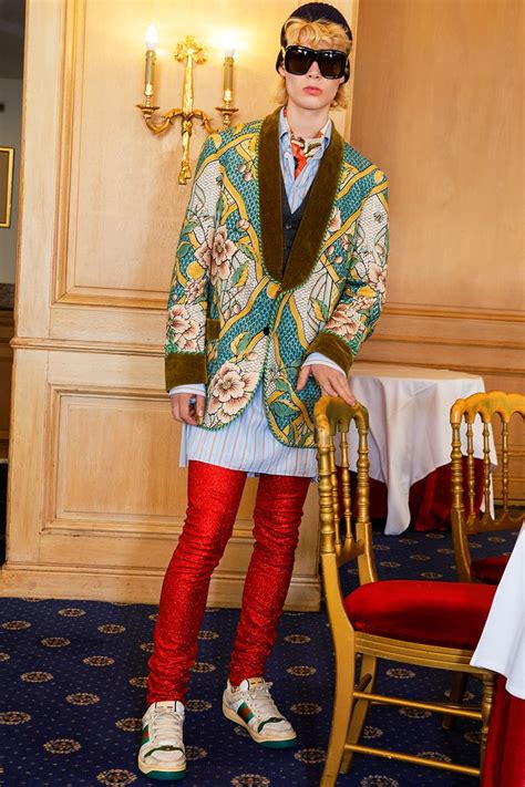 gucci cruise 2019 versi dante